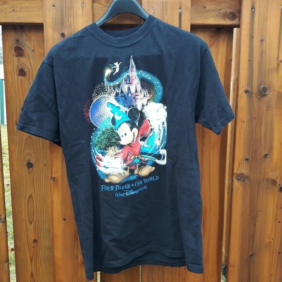 Walt Disney World Resort t-shirt Medium - Picture 2 of 4